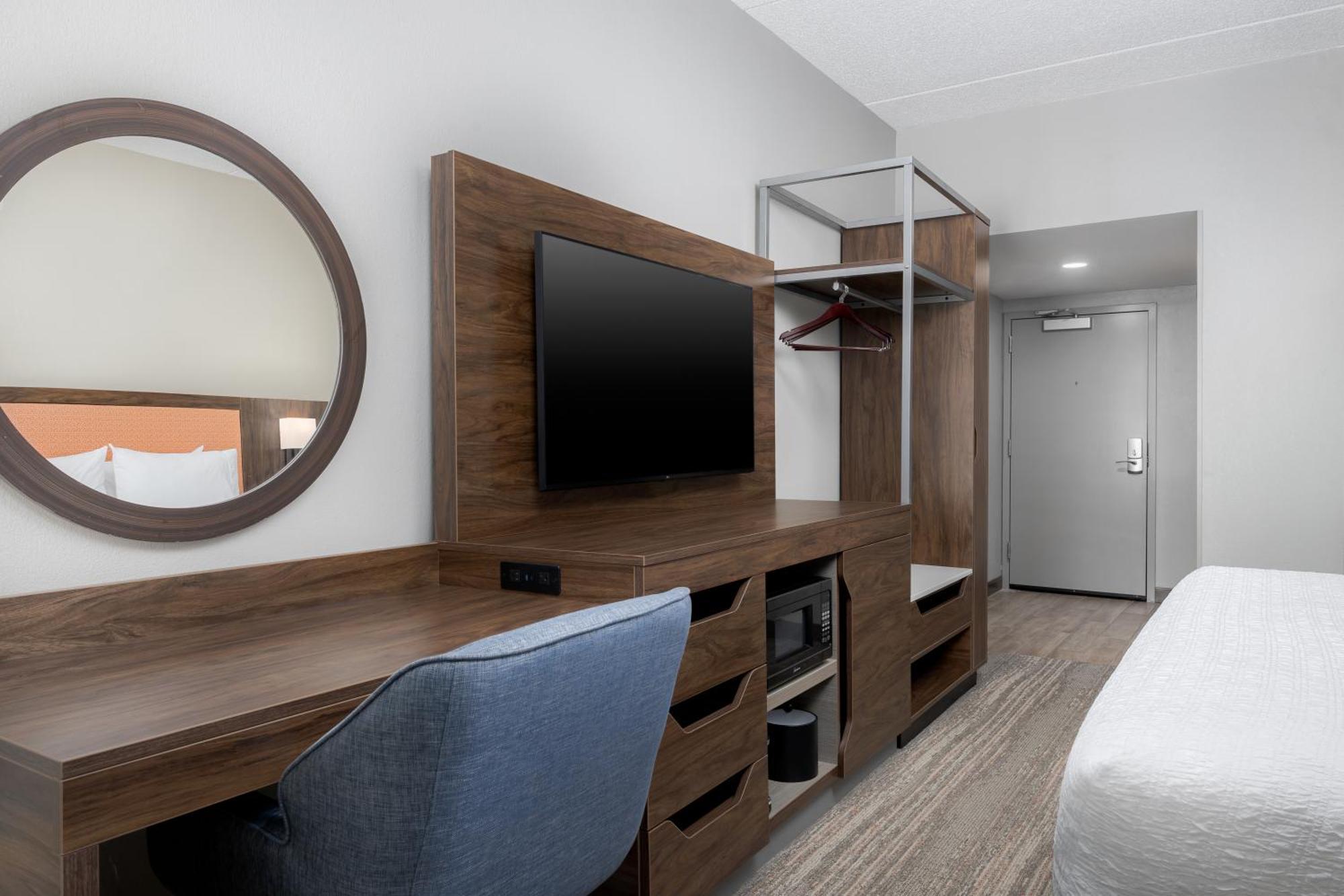 Hampton Airport Fair/expo Center 3*
